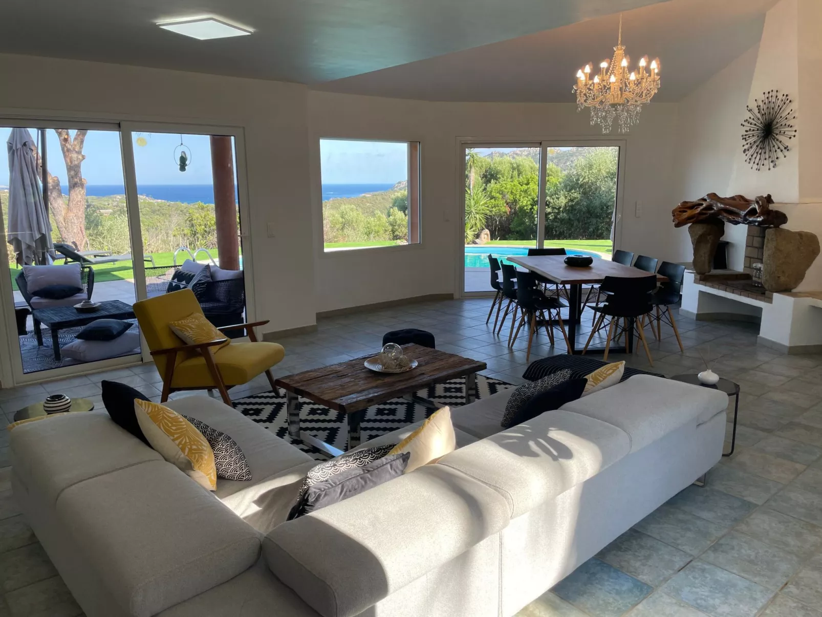 Ferienvilla "Azura" mit eigenem Pool-Inside