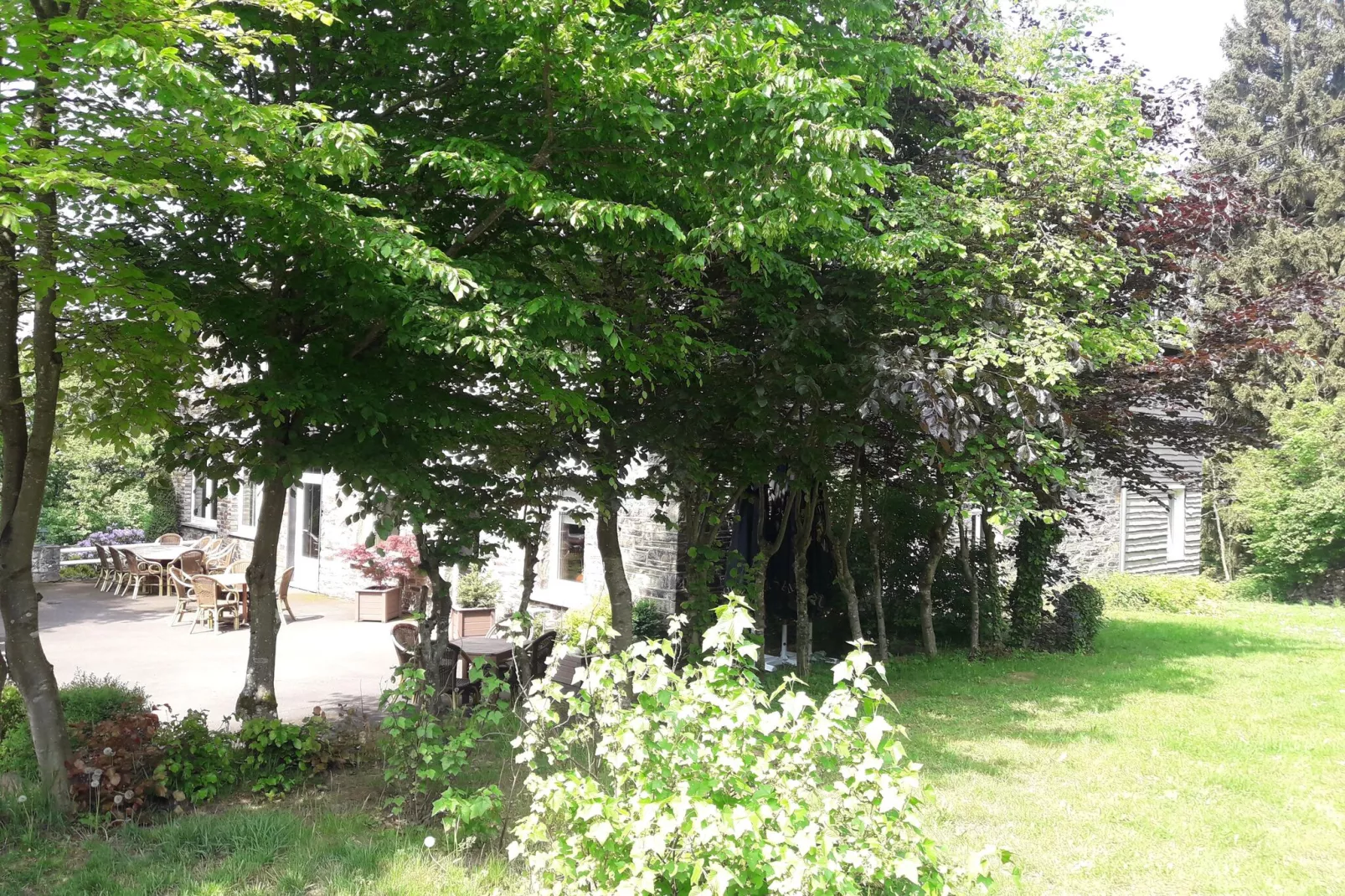 Les 5 Ourthes-Gardens summer