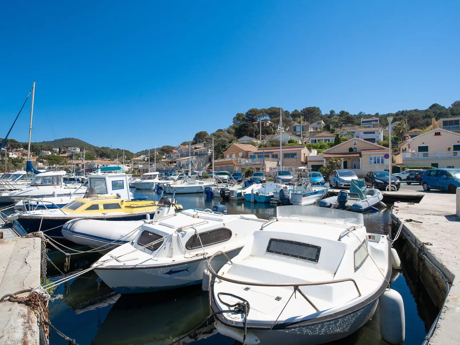 Im Herzen eines Weinguts, schattige Terrasse mit Meerblick, Pool - Umgebung