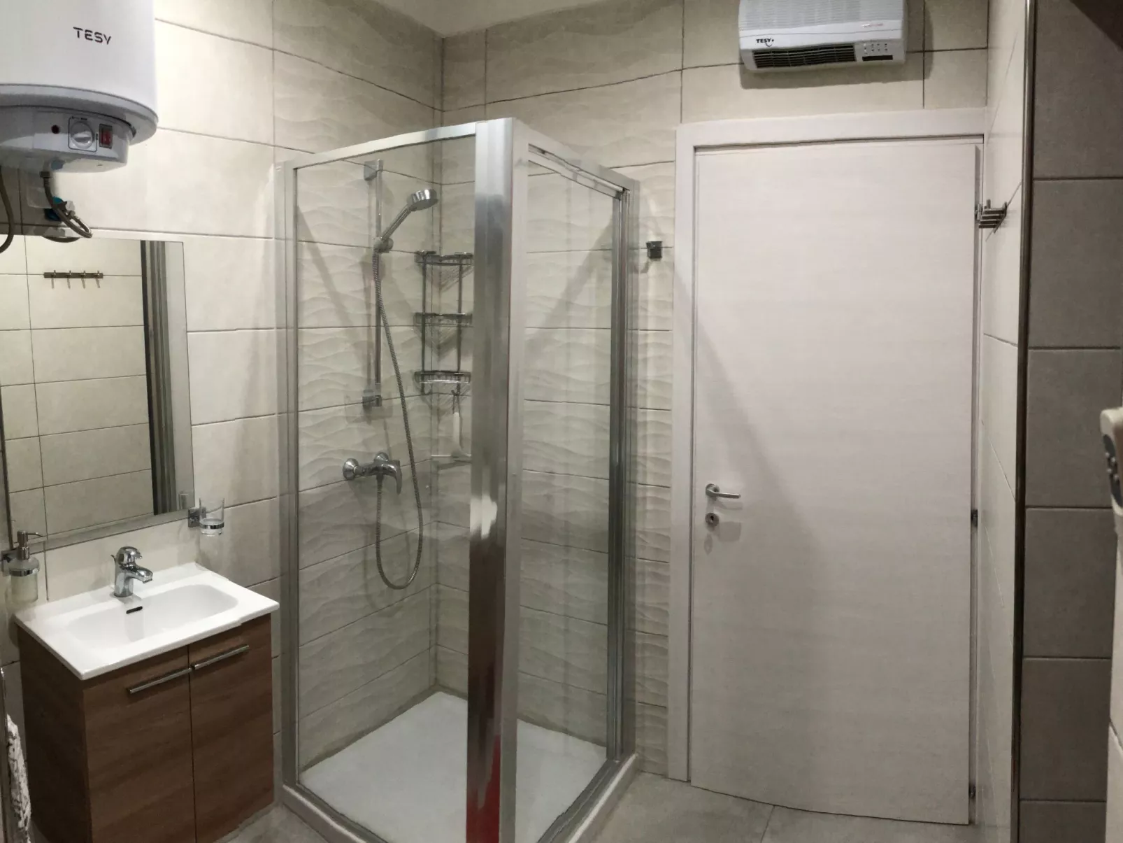 Klimatisierte Wohnung mit Grill und Terrasse-Image-tags.info