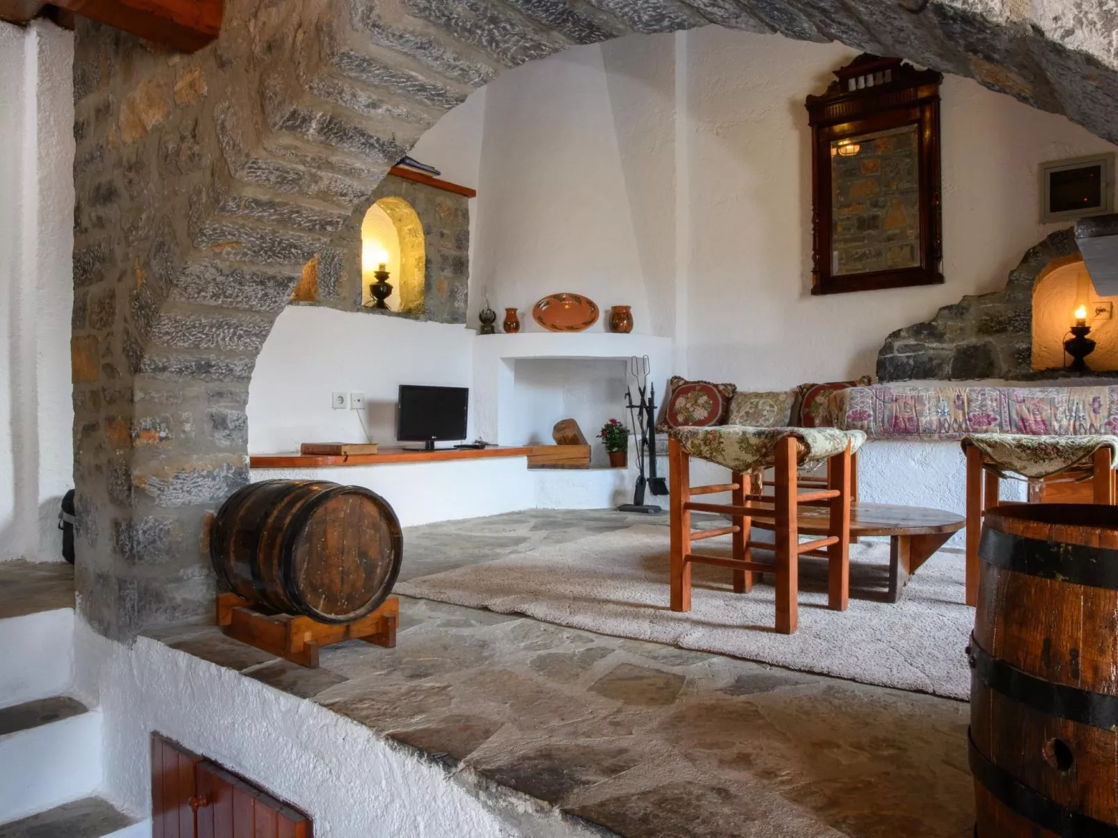 Authentisches kretisches Steinhaus Clio mit Aussicht-Drinnen