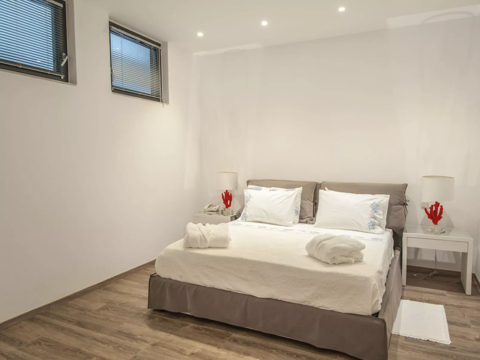 "Villa Dimitra" mit Infinity Pool-Dedans