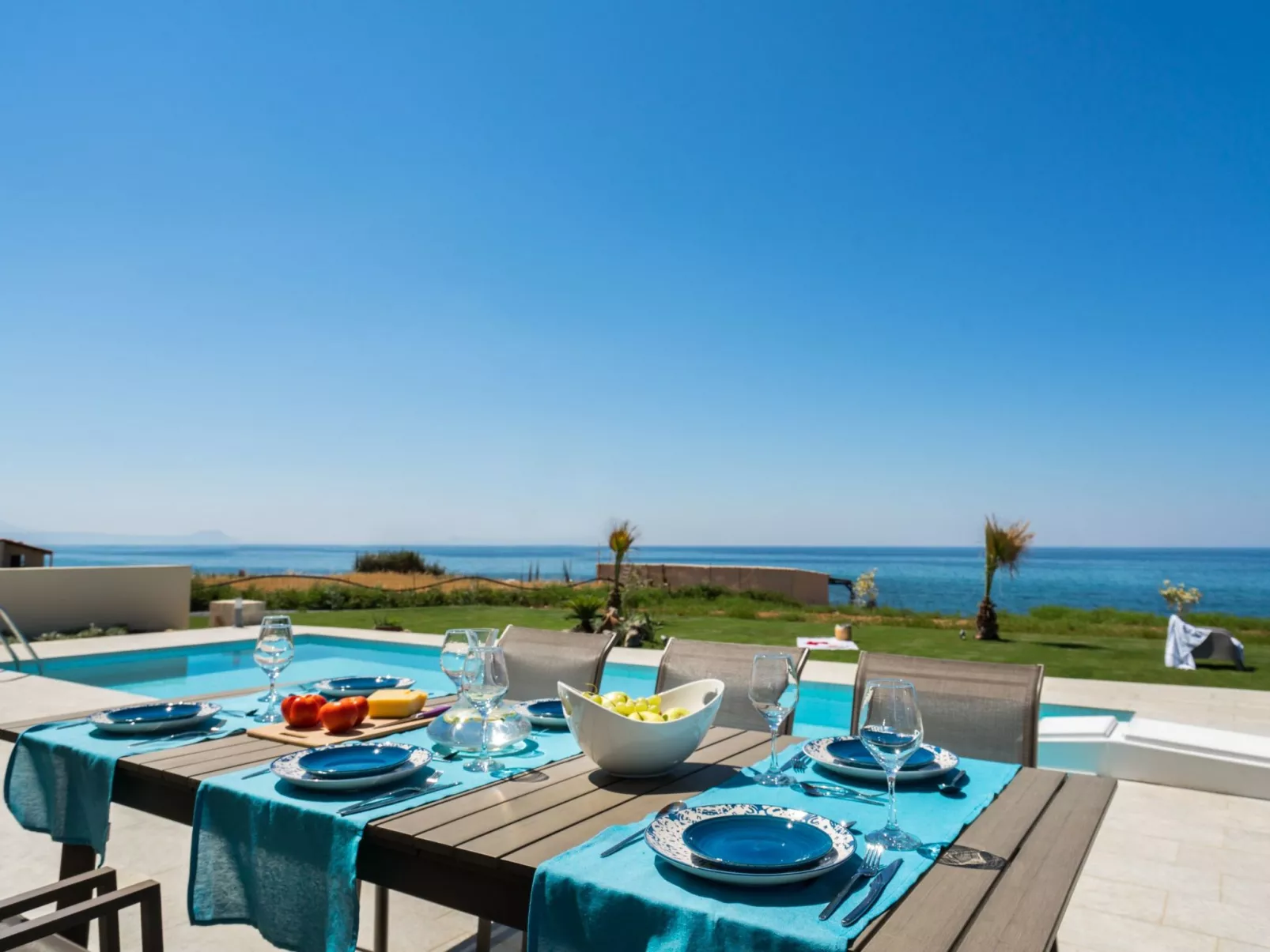 Villa am Strand mit Pool, Kinderbereich und BBQ-Outside