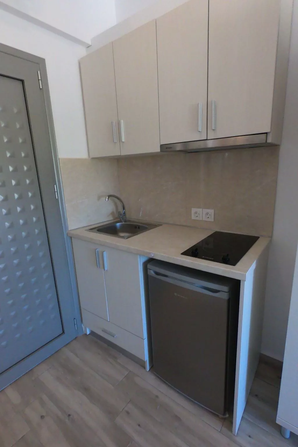 Finikas Garden Studios Pool Garten-Inside