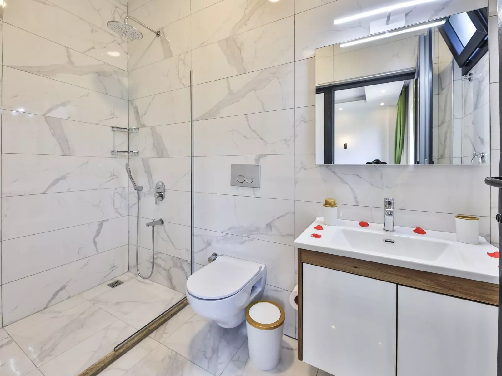 Villa inmitten der Natur-Image-tags.info