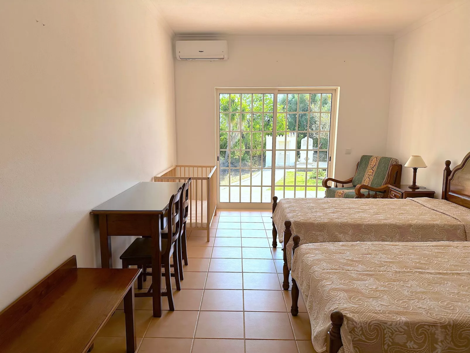 Anwesen mit eigenem Pool-Drinnen