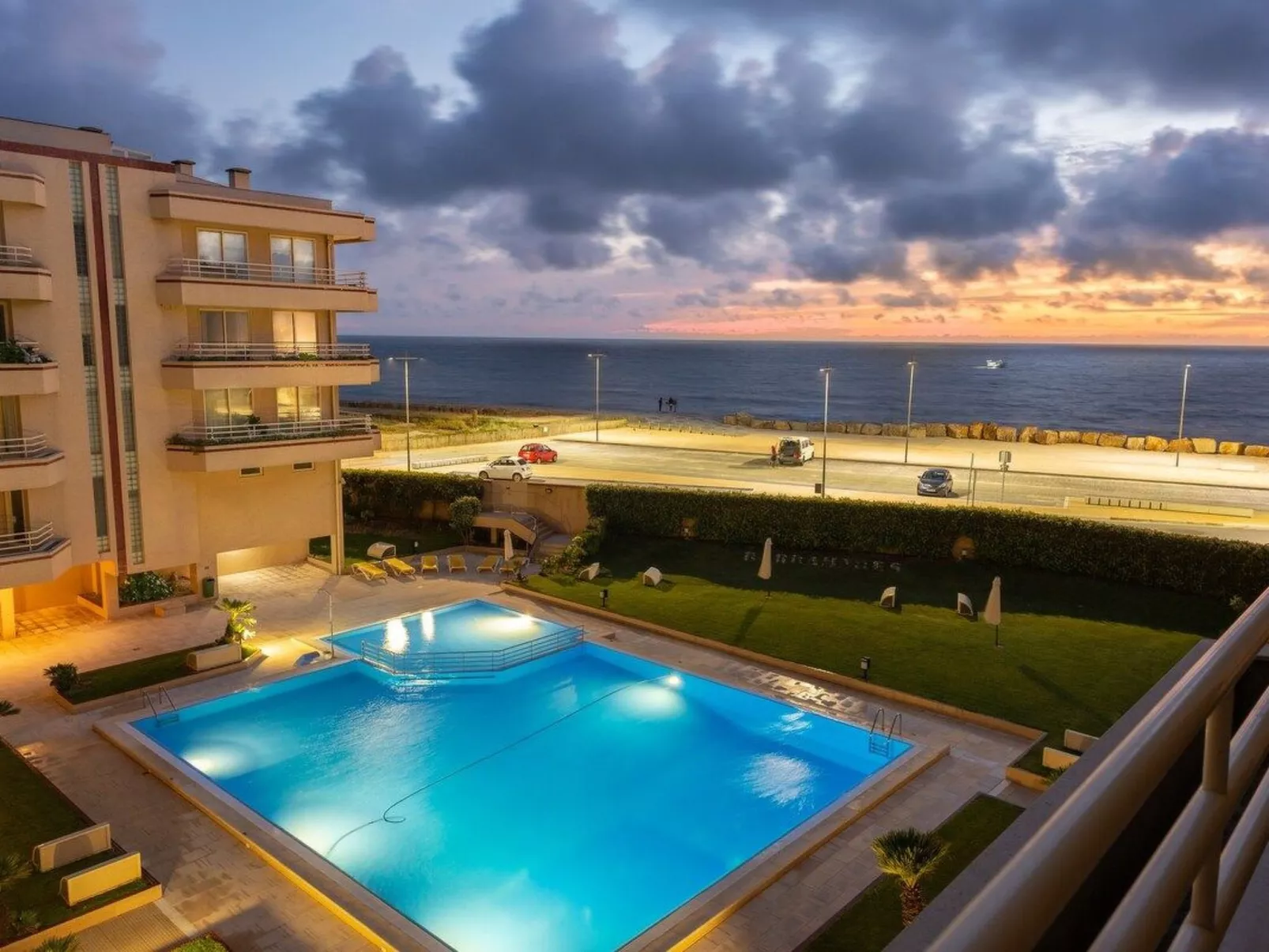 Meerblick First Line mit 2 Pools 1-Image-tags.info