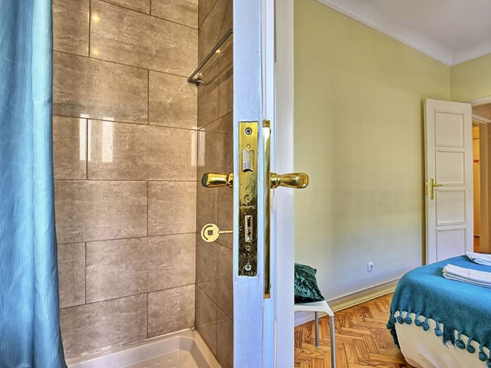 Admiral 2-Image-tags.info