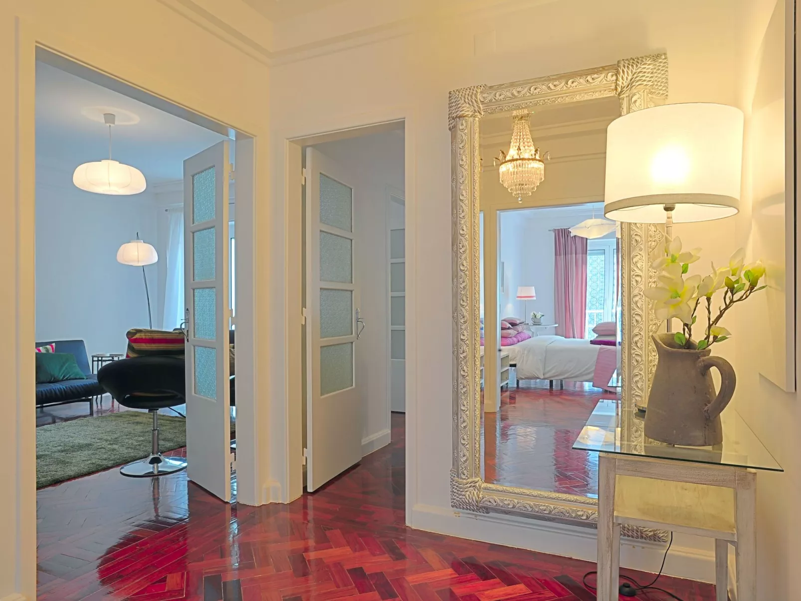 Liverpool Antic-Inside