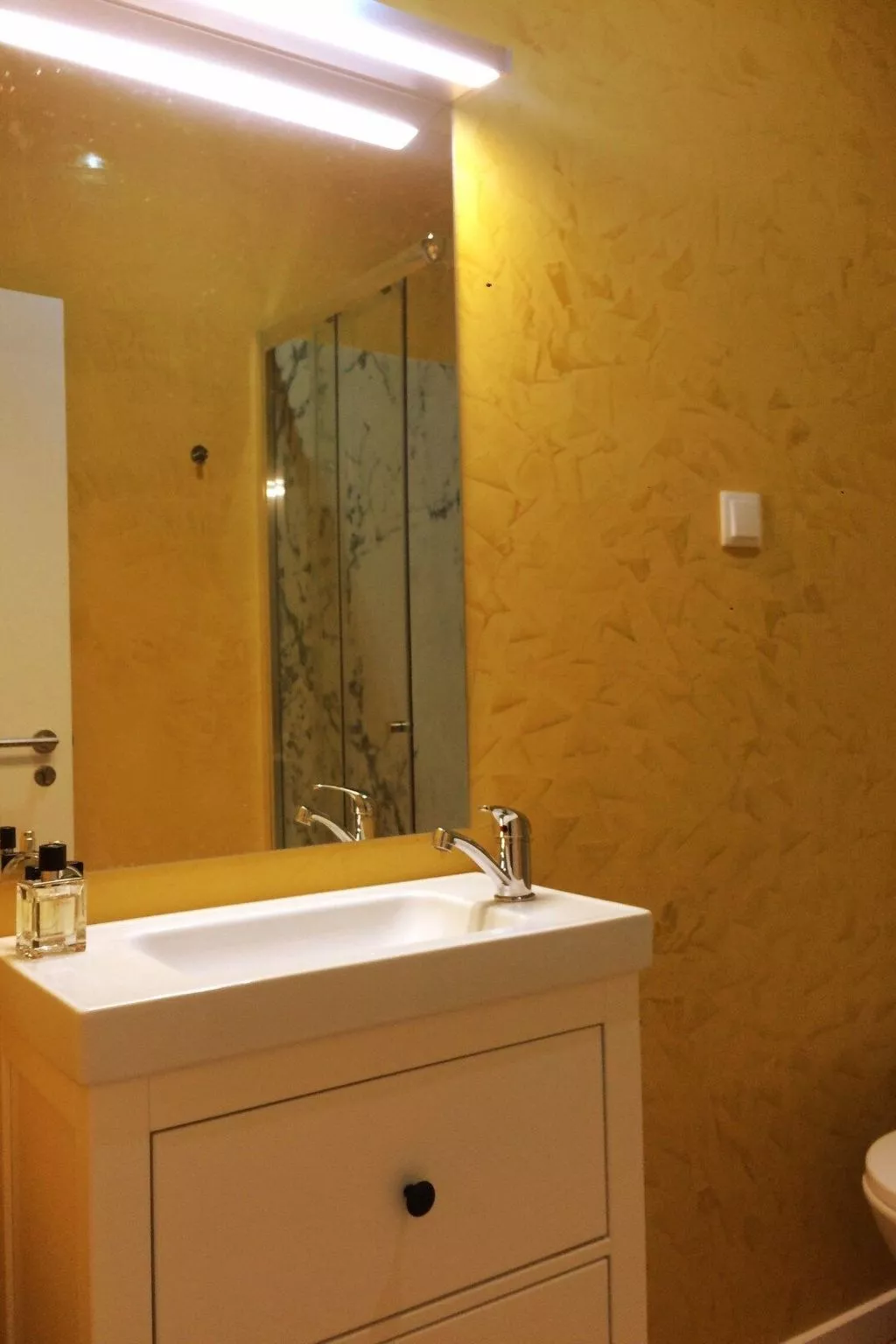 Gelbes Haus im historischen Zentrum-Image-tags.info