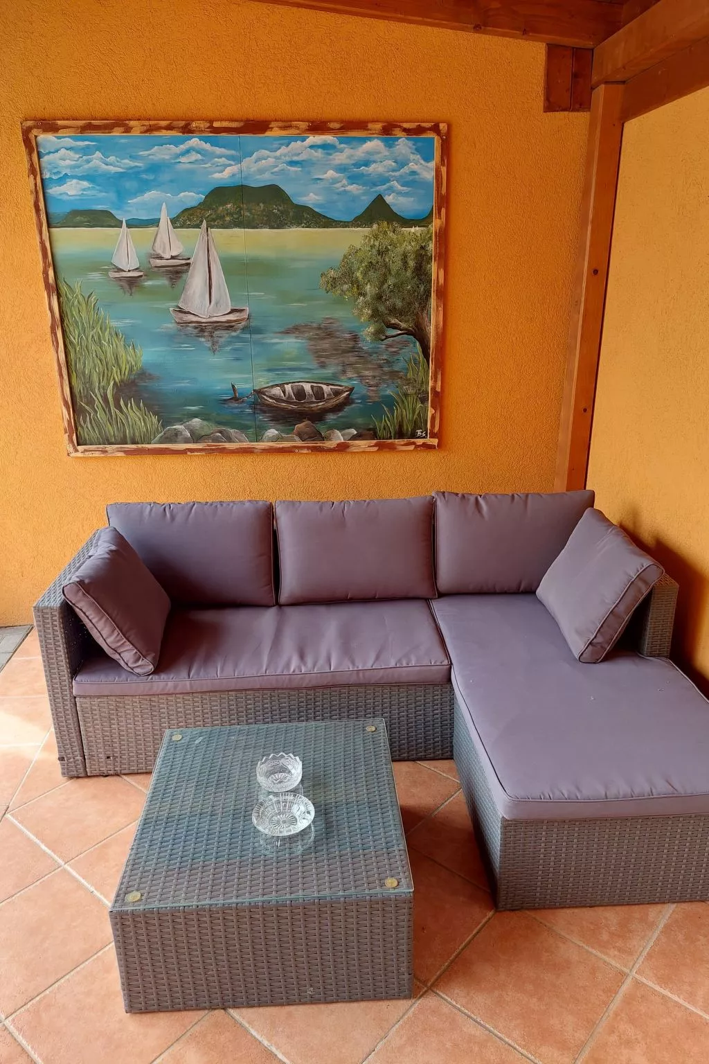 Schönes Ferienhaus mit Pool in ruhiger Lage-Dedans