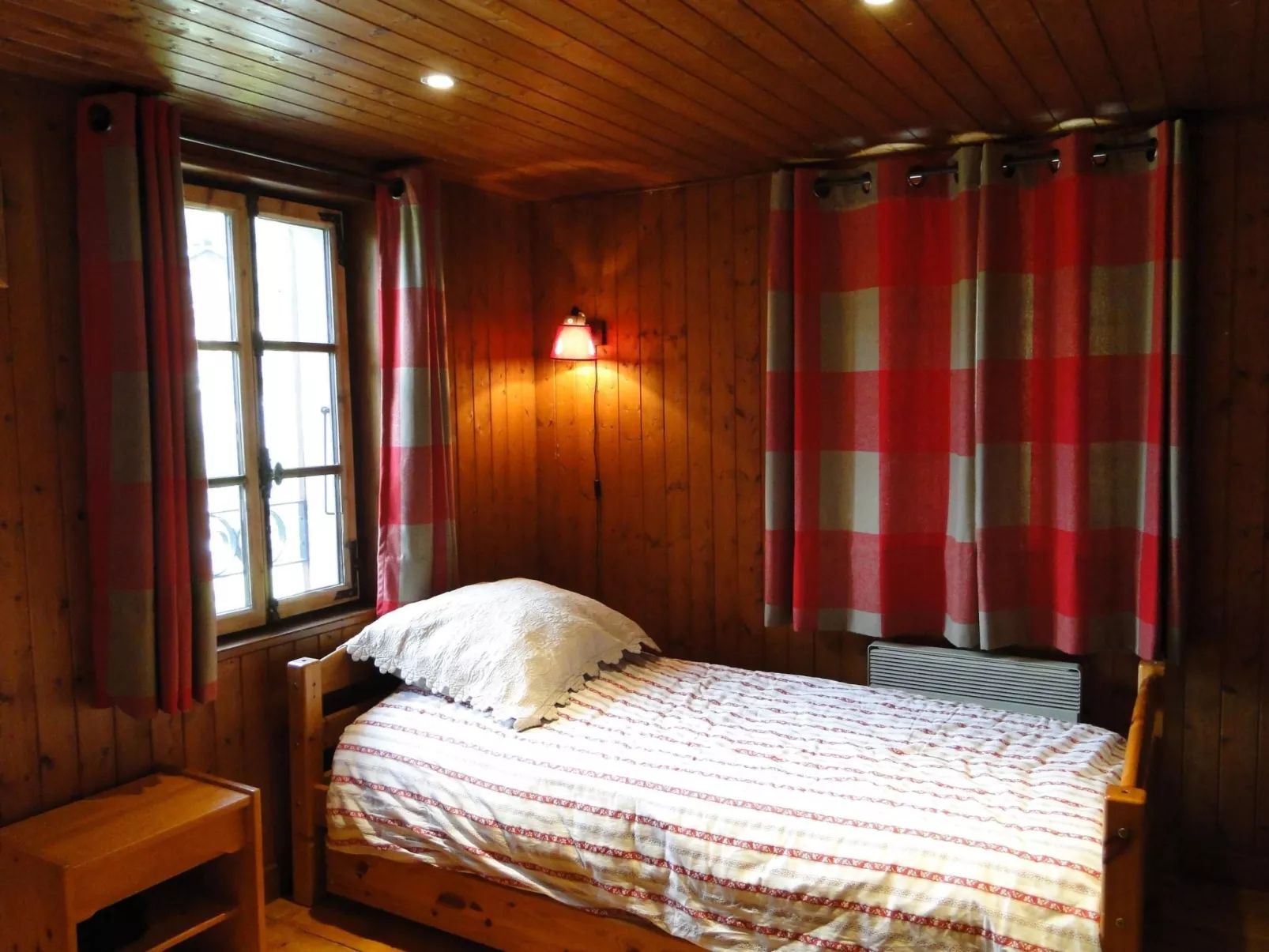 Für 8 Personen und 4 Kinder-Inside