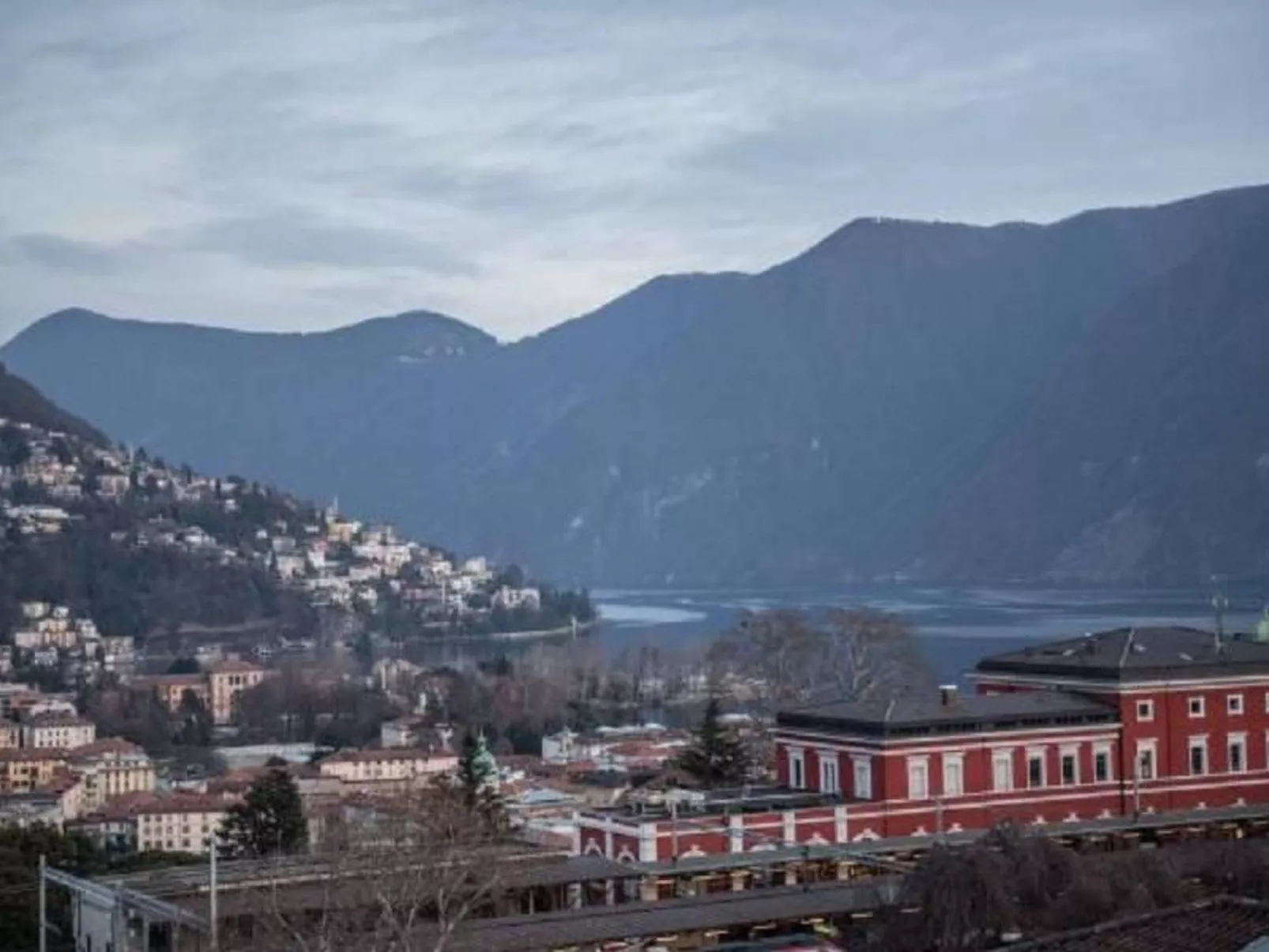 Elegante Penthouse-Wohnung mit Seeblick-Draußen