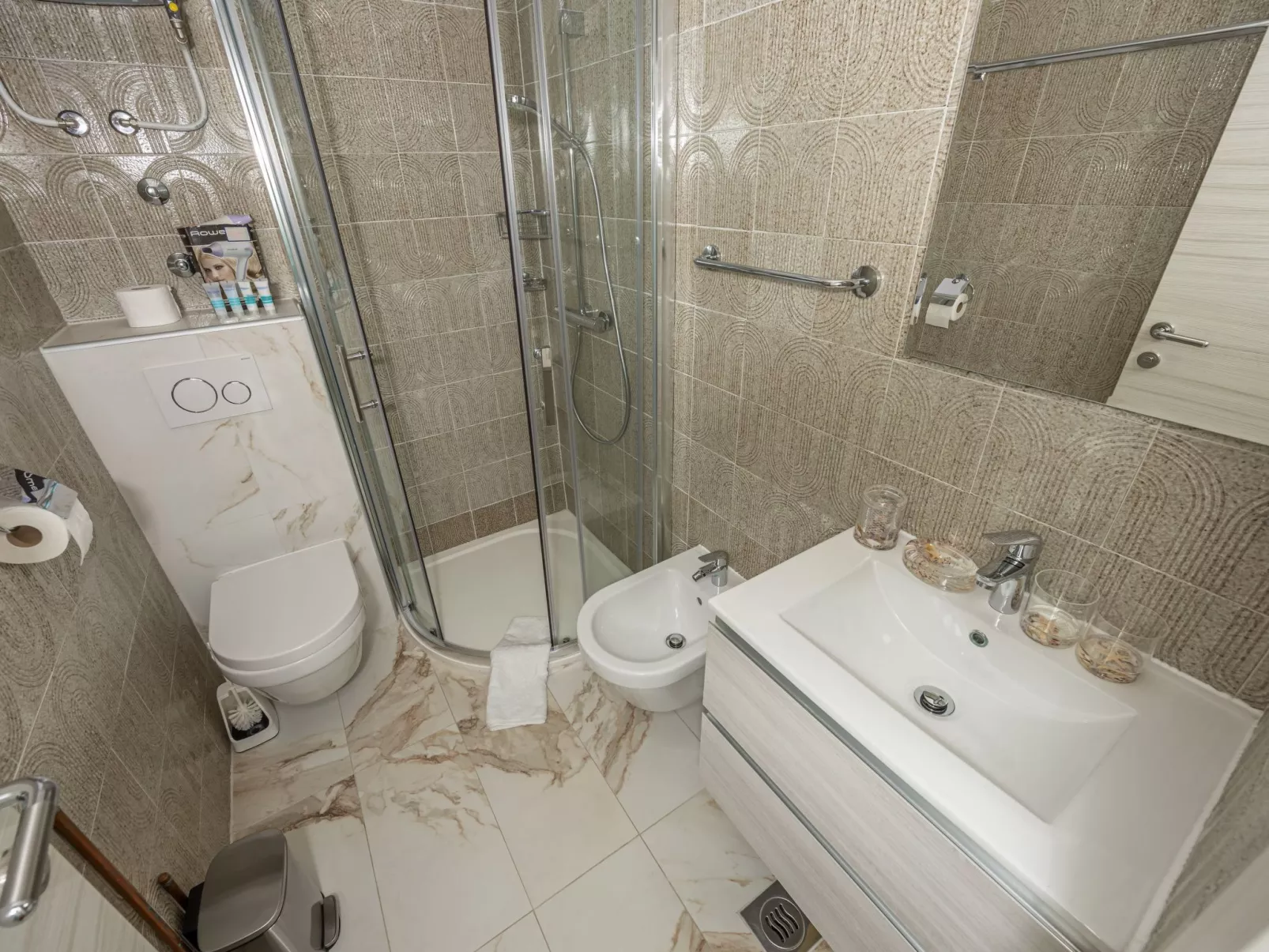 "Luxuswohnung"-Dedans