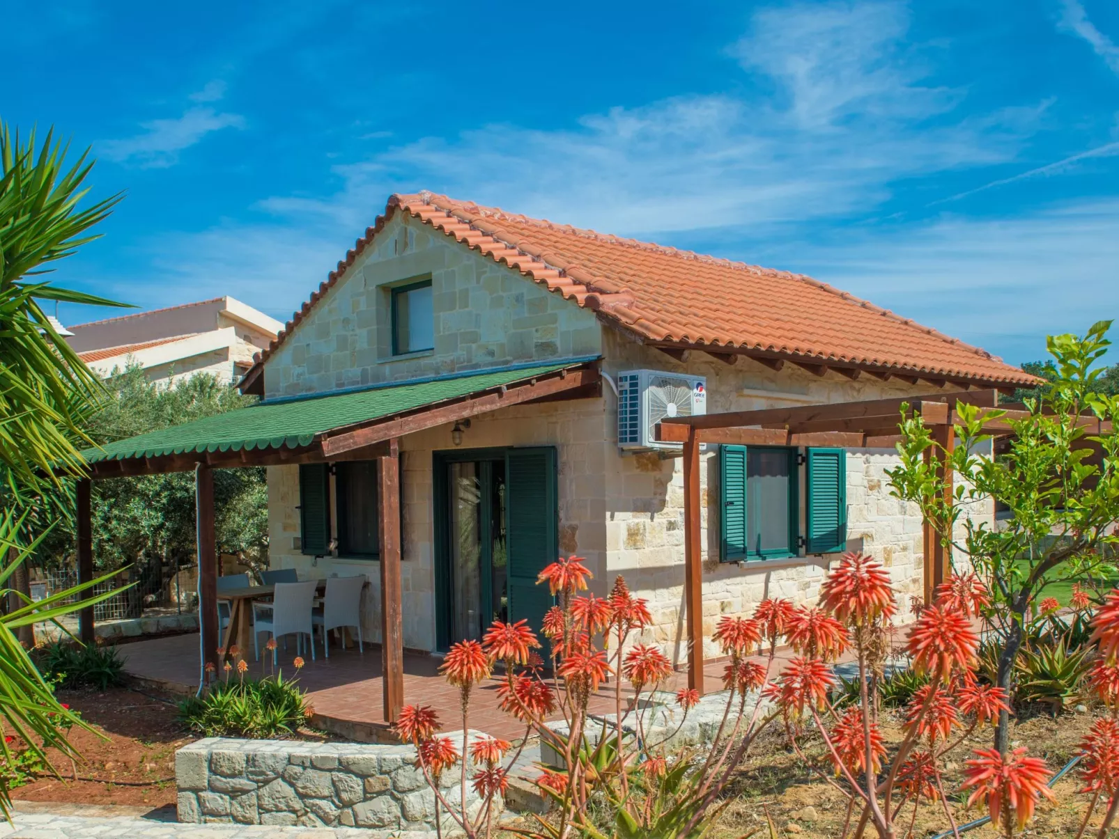 Villa Mathea - Kreta - Große Luxusvilla mit privatem Pool - Zentrale aber ruhig-Image-tags.info