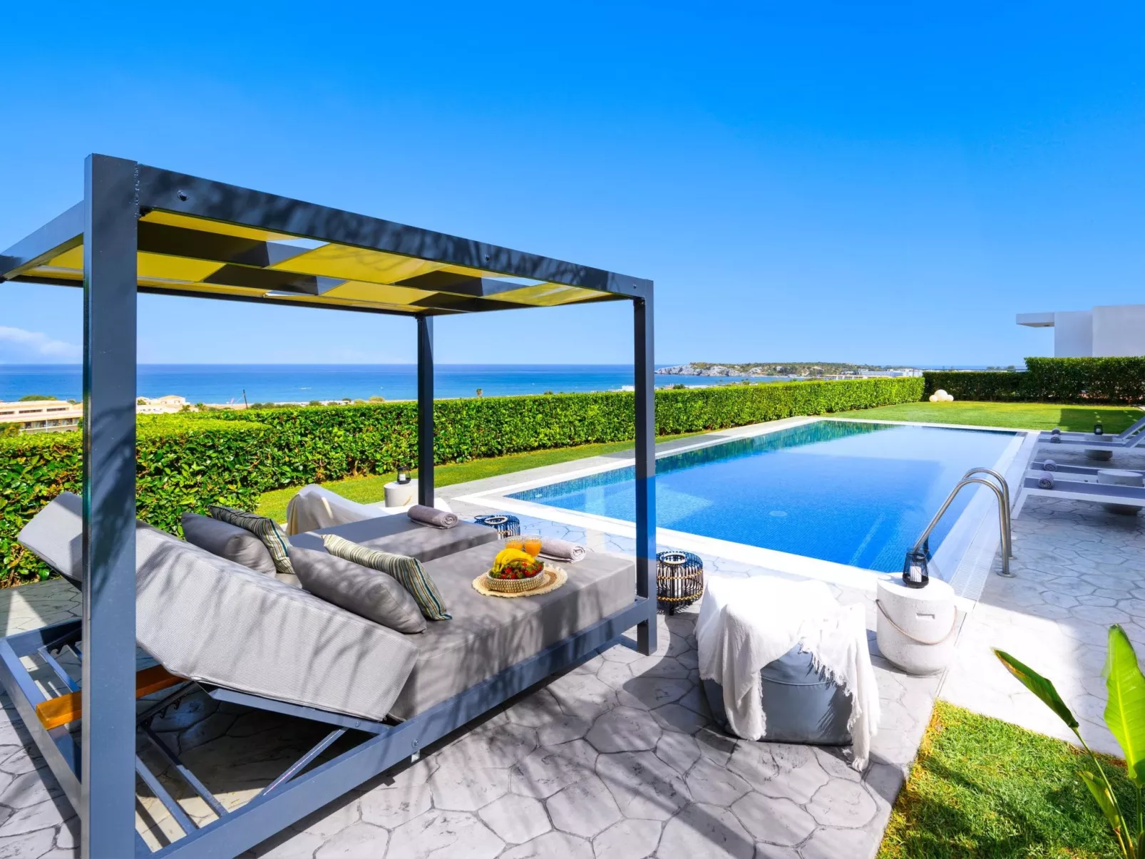 Moderne Villa mit Hügel- und Meerblick-Outside