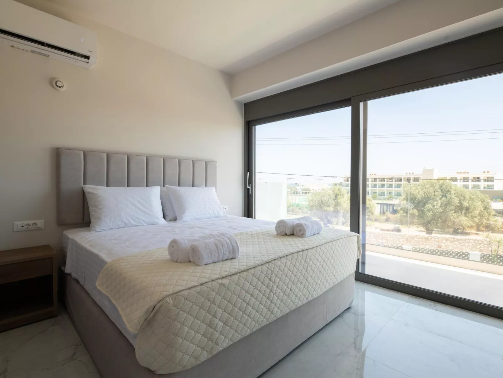 Rhodes Stars Stellar Villas-Lyra-Dedans