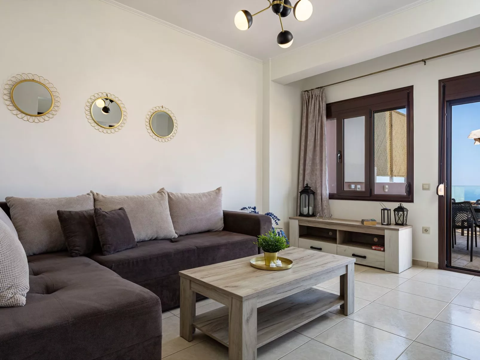 "Villa Nektar" mit privatem Pool-Dedans