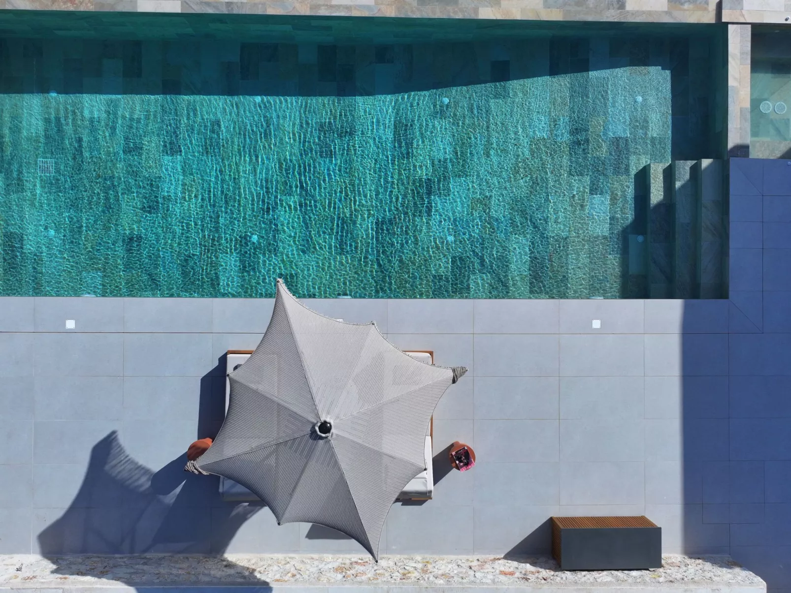 Ferienvilla "Yoni Villa" mit Infinity Pool-Draußen