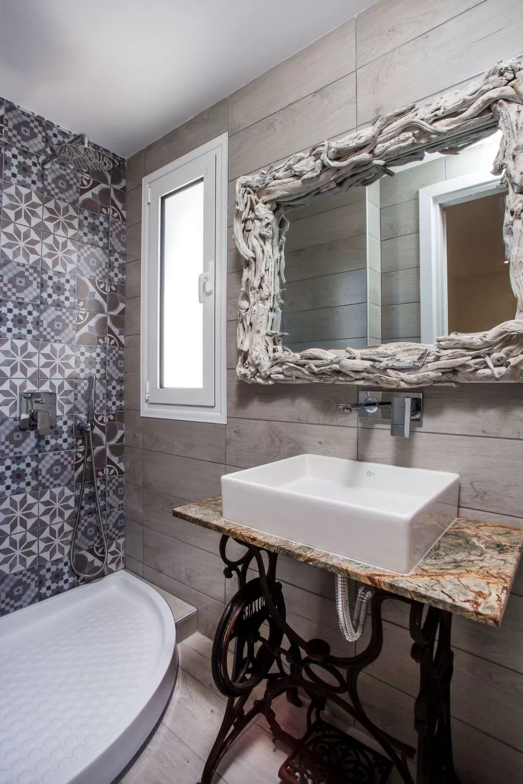 Ammos Apartment - in neu gebautem Designerhaus-Dedans