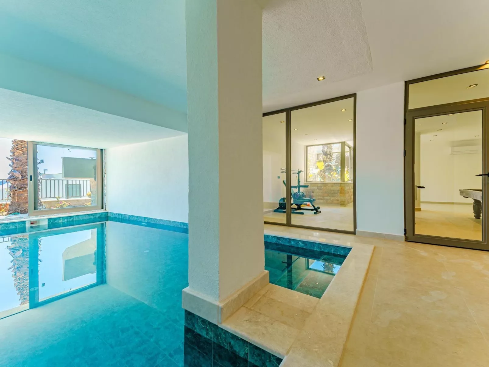 Moderne Luxusvilla für bis zu 12 Personen-Inside