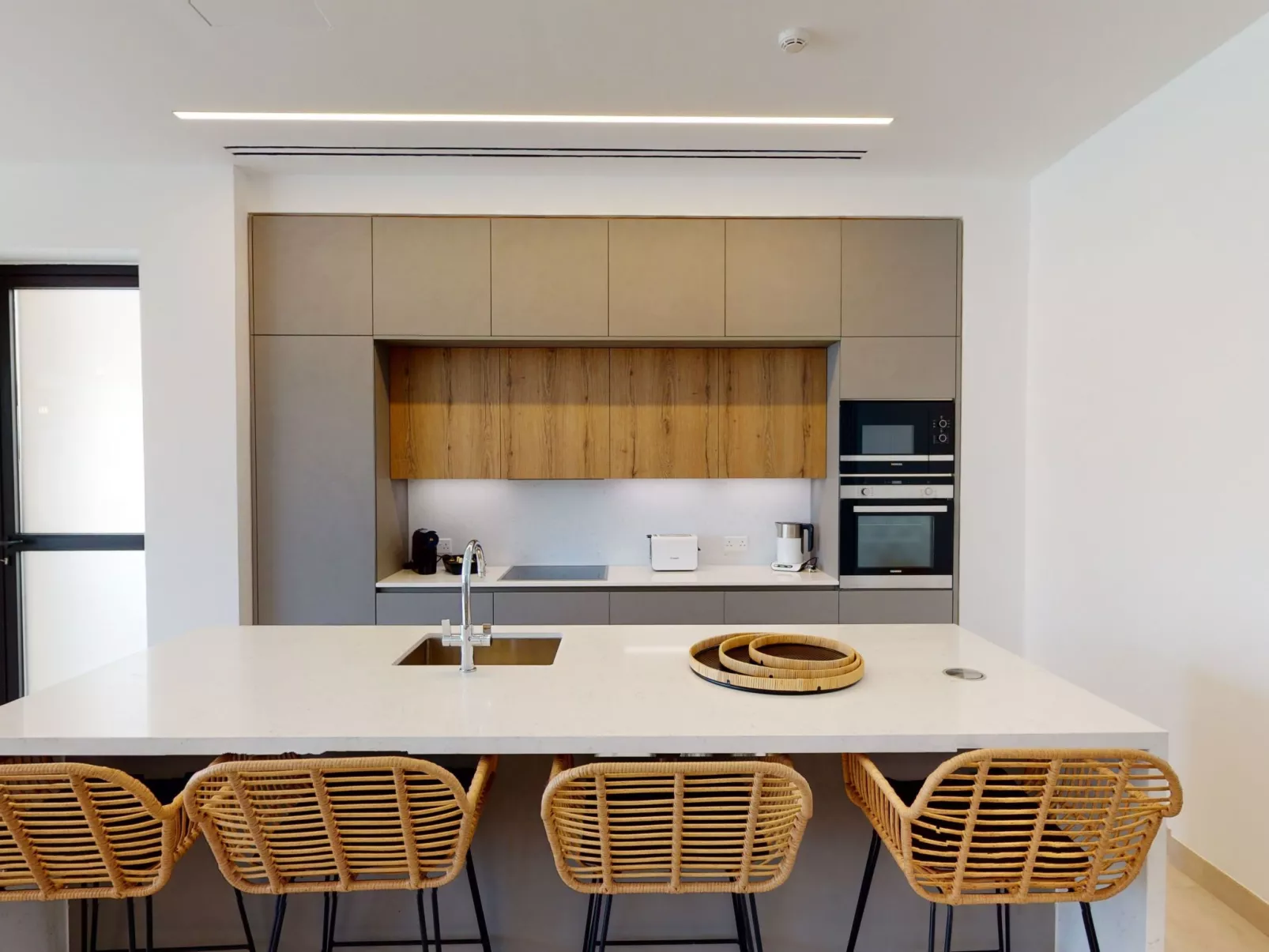 Periyiali Resort - Seitlicher Meerblick Terpsichori - 18-Drinnen