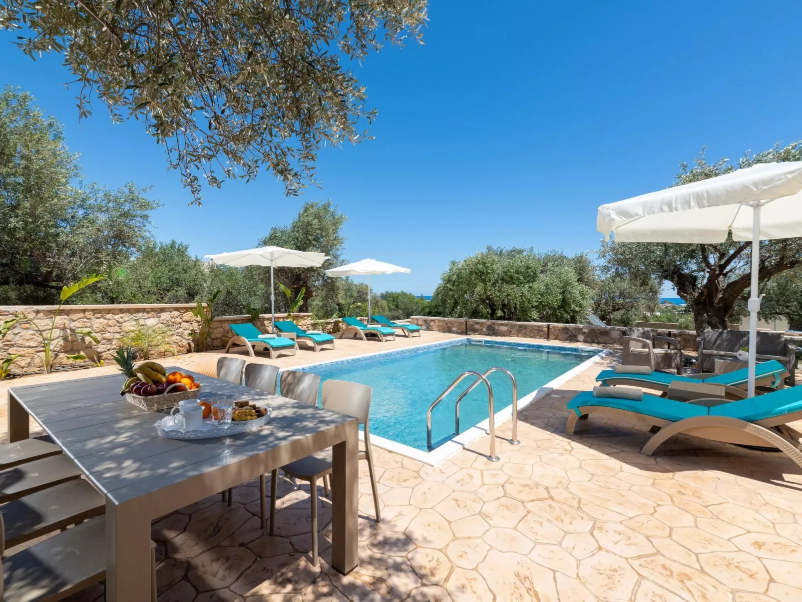 Für 6 Personen ca. 130 m-Outside