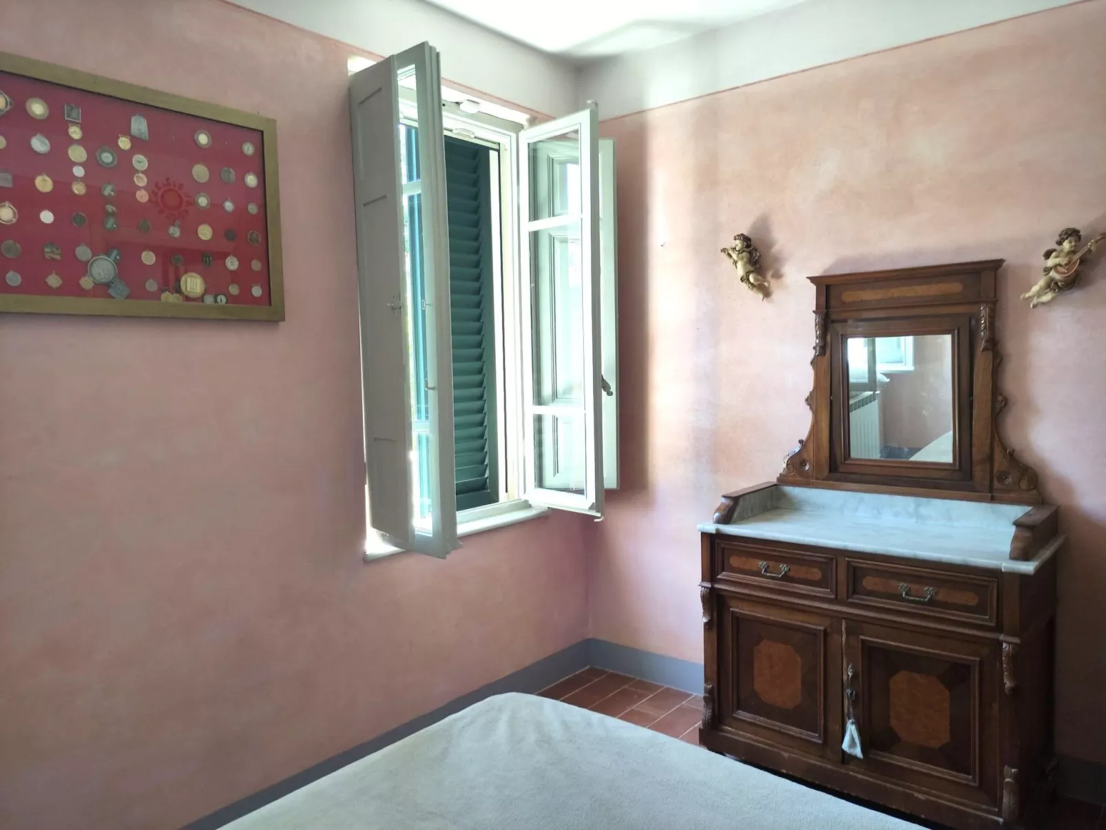 Villa mit schönem Gartne und Sonnenterrasse-Inside