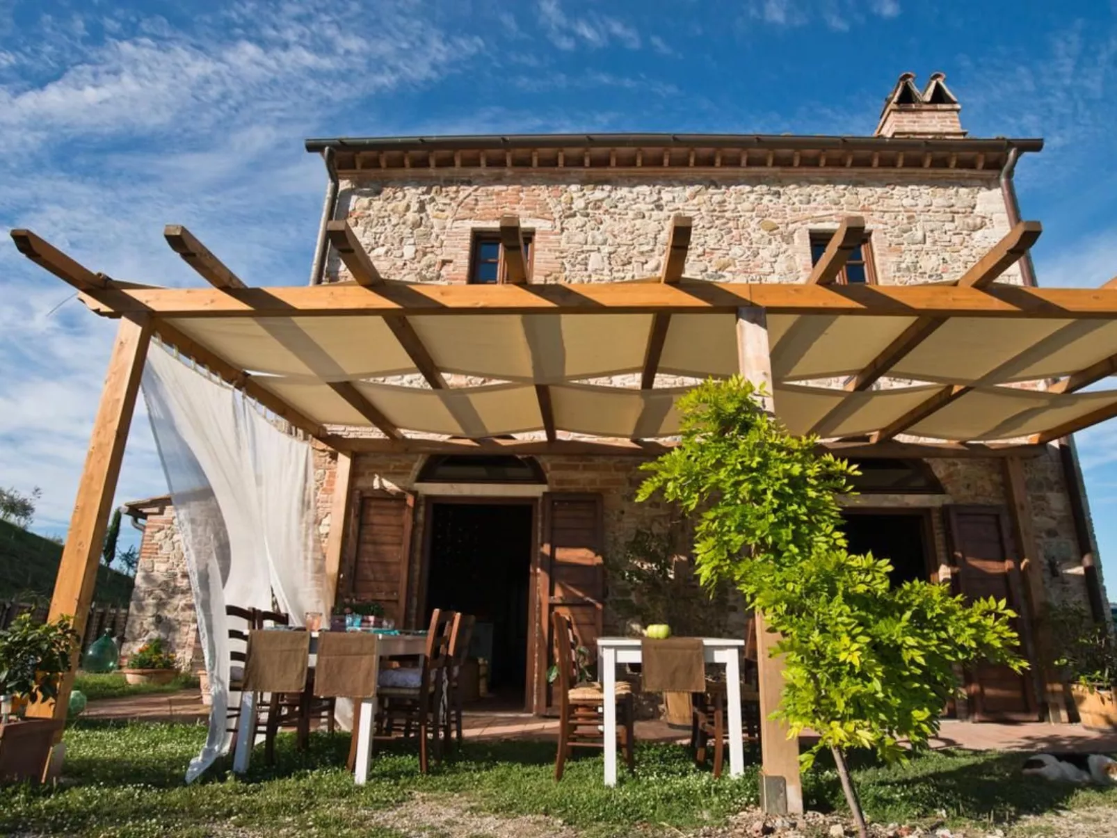 Biancospino' Wohnung mit Schwimmbad-Outside