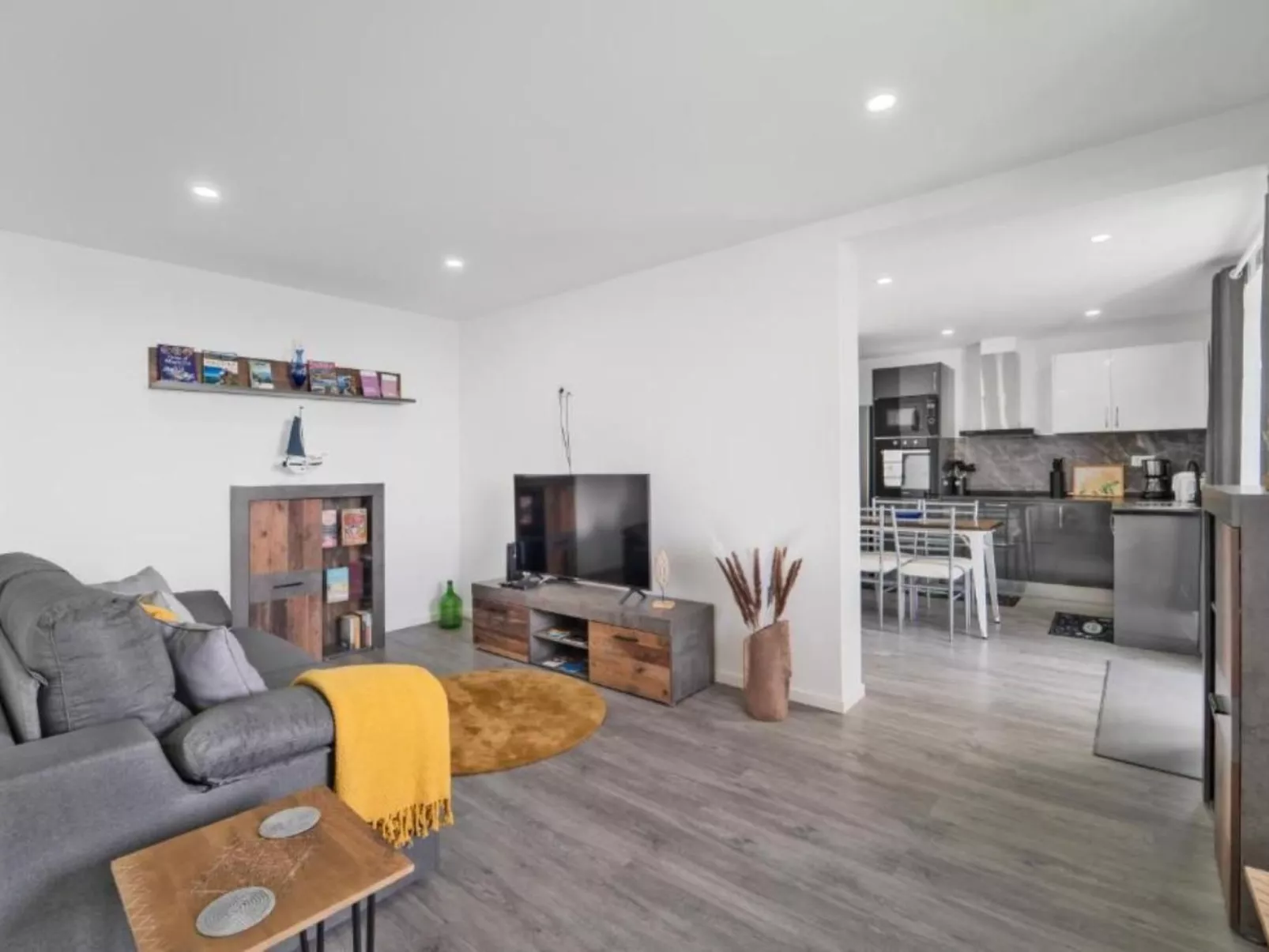 "Telvina House" mit eigenem Garten-Drinnen