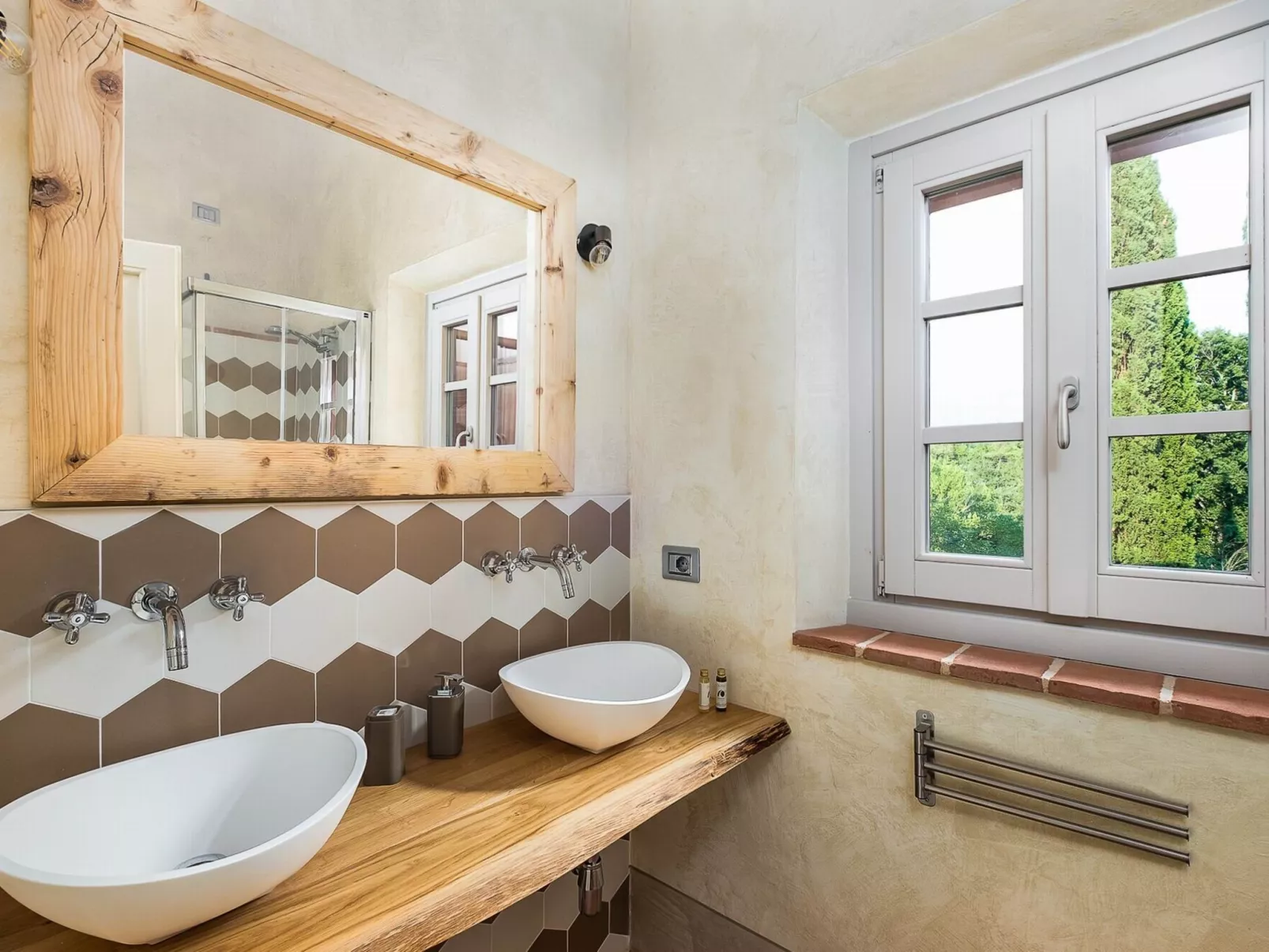 'Cypress T4 rota'-Inside