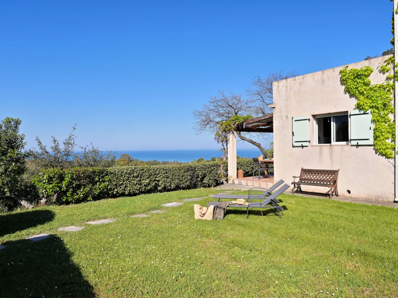 Villa mit Meerblick U Castagnu in geschützter Natur-Dehors