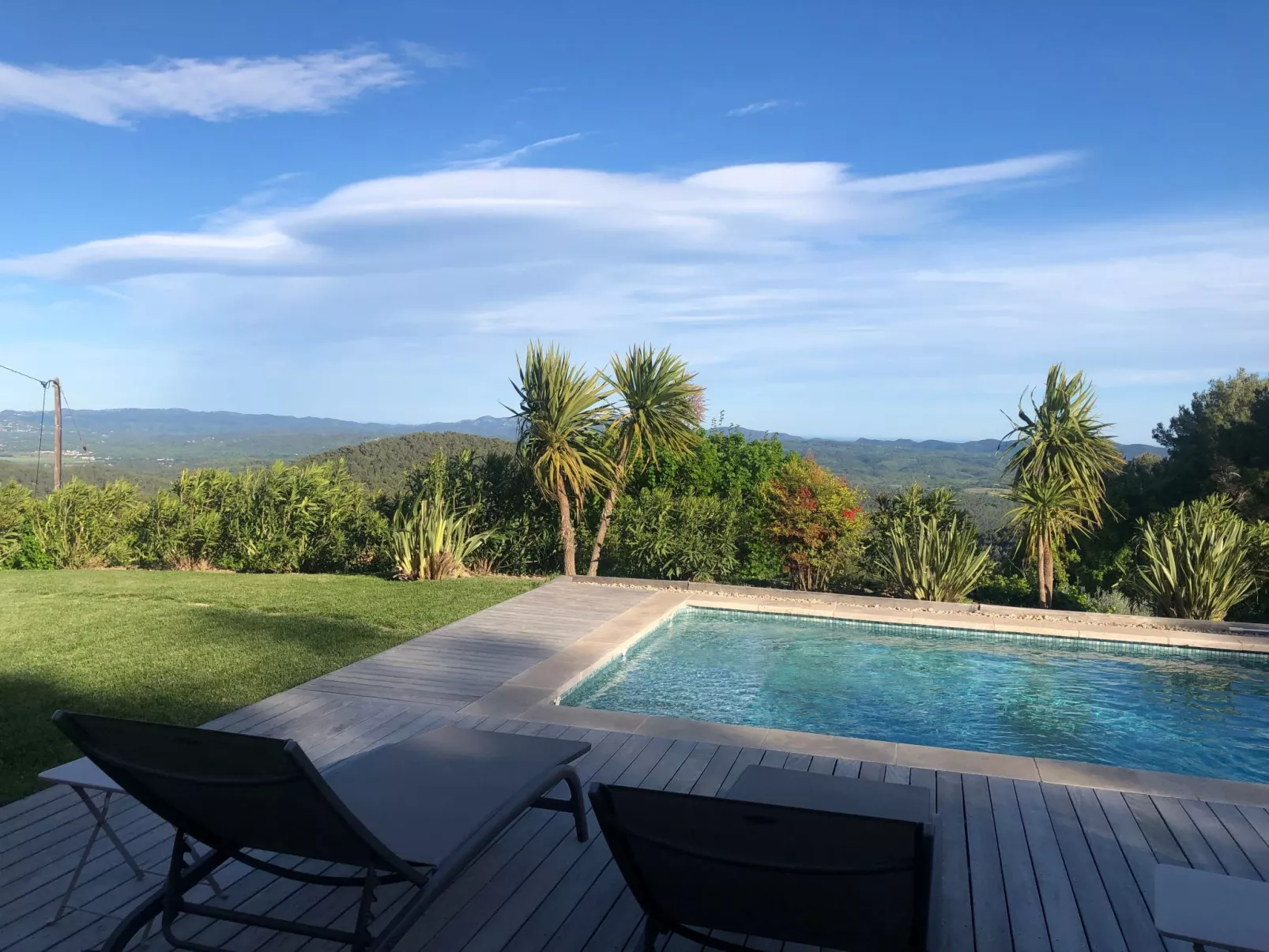 "Meline" mit Aussicht-Draußen