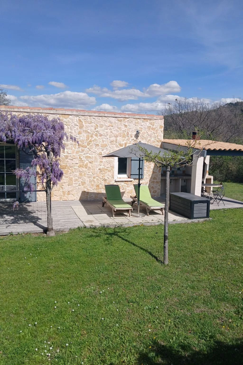 Provenzalisches Ferienhaus mit Charme auf dem Land mit Pool-Outside