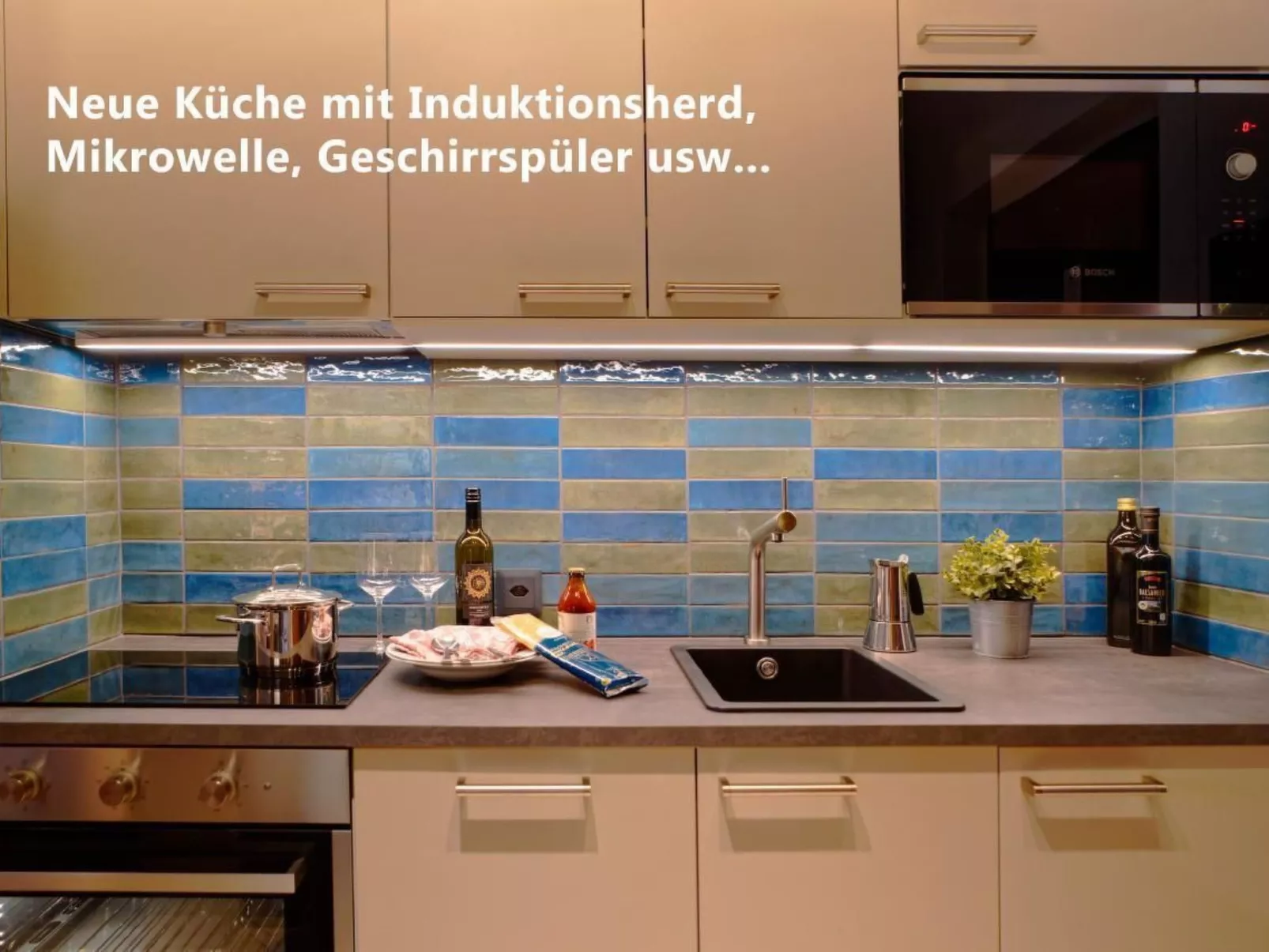 Studio mit Blick auf das Wasser-Image-tags.info