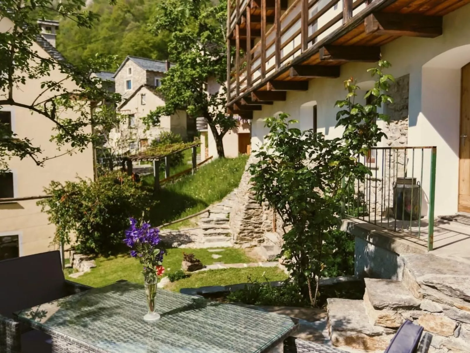 Genießen Sie das 'Attico Adula' in Cà Nizza-Outside