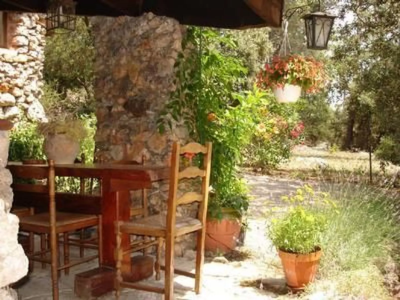 "La petite maison" (Das kleine Haus)-Draußen