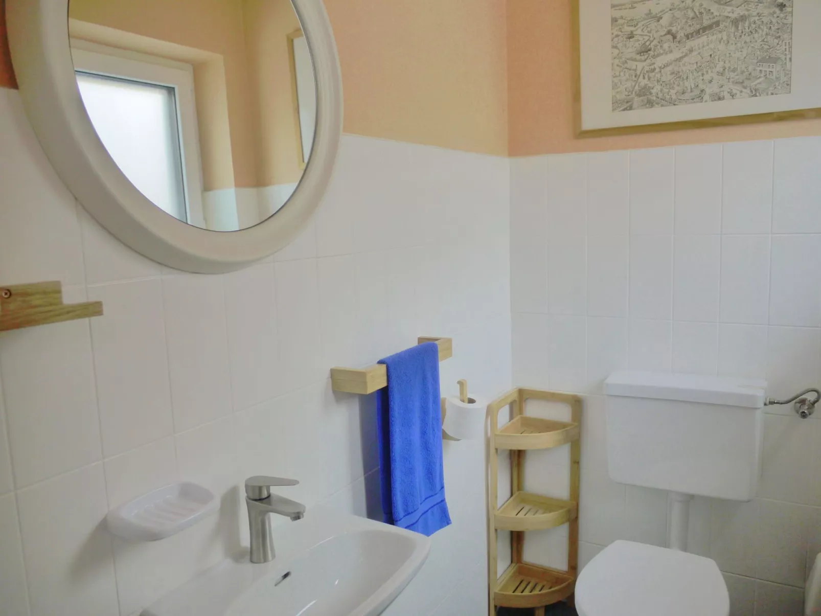 Wohl eingerichtete Wohnung mit eigenem Balkon-Inside