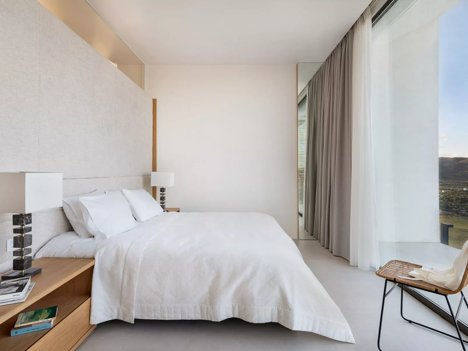 Neue einzigartige Villa mit atemberaubender Aussicht in Strandnähe-Drinnen