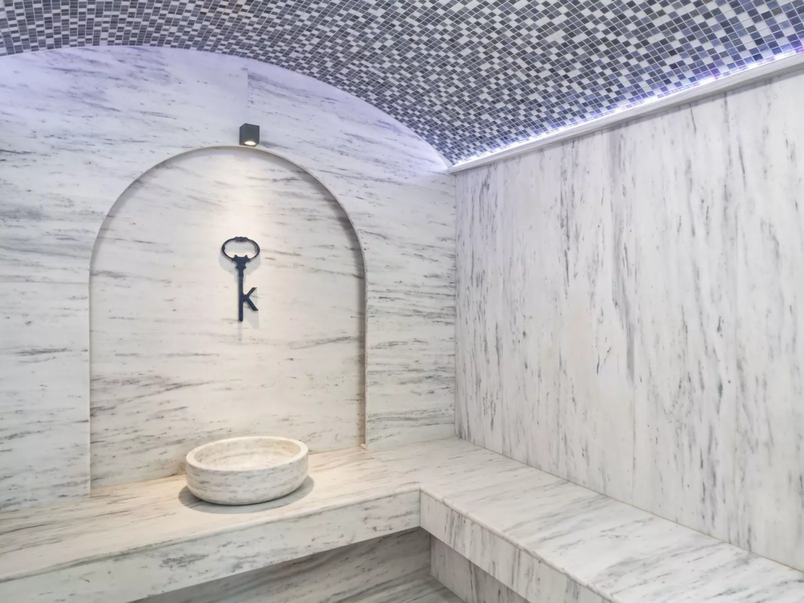 Luxuriöses Anwesen mit Meerblick und beheiztem Infinity-Pool-Dedans