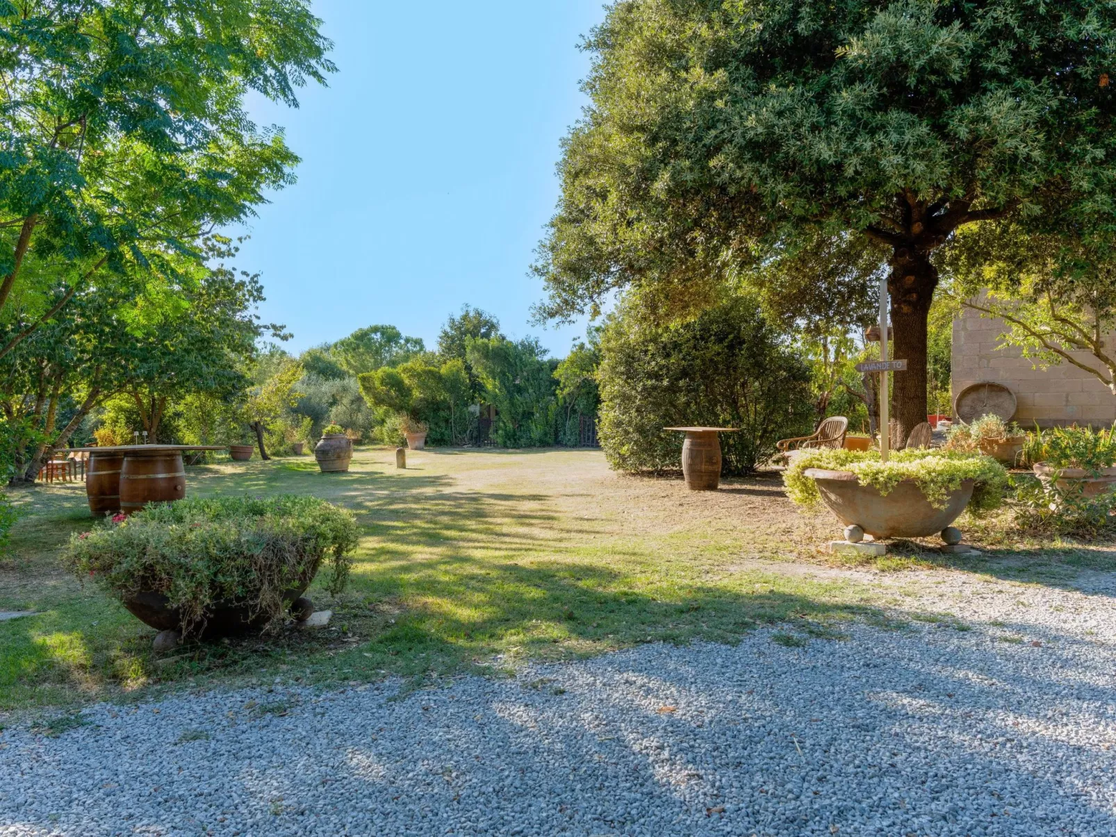 Flach 'Molinello Cipresso-Outside