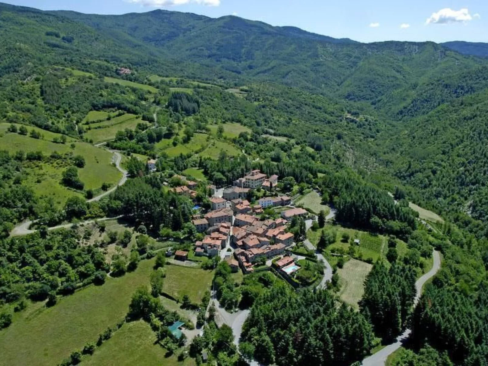 Wohnung in einer alten Villa mit Schwimmbad-Draußen