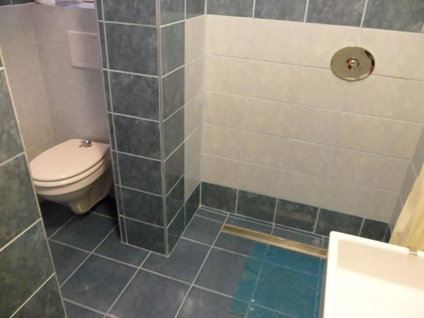 Appartement A in Strandnähe mit Terrasse und Grill - Dedans