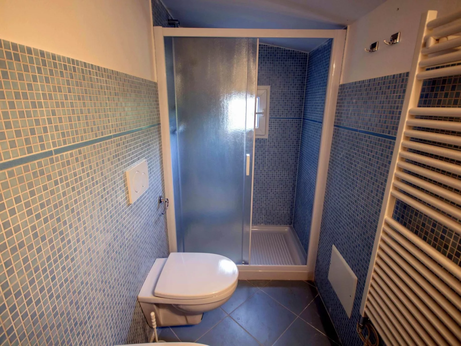 'Dispensa4' mit Pool-Inside