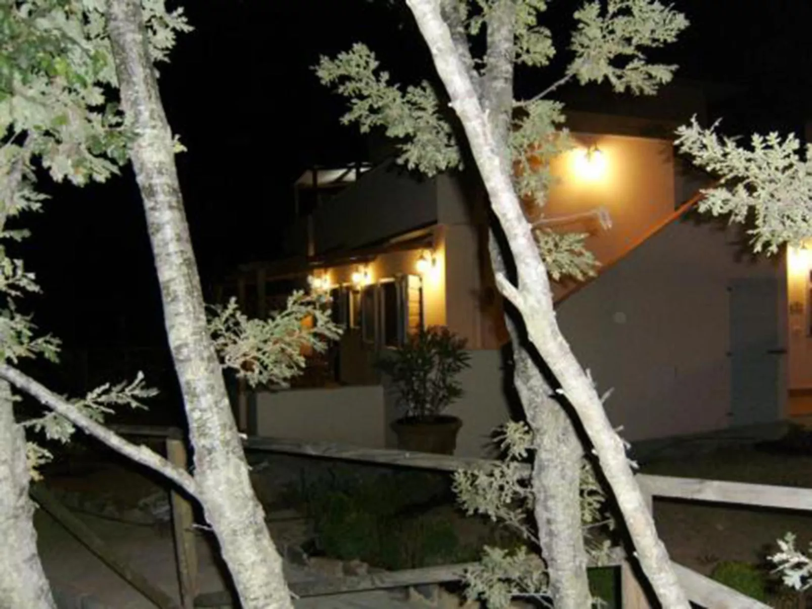 Wohnung 'Eichhörnchen' mit Schwimmbad-Draußen