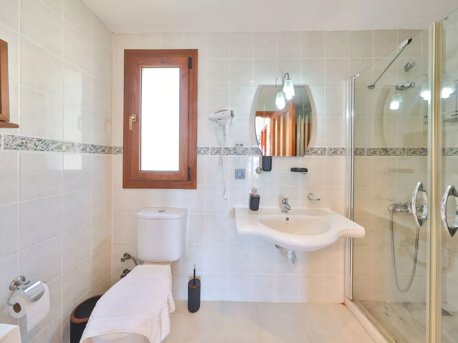 Villa mit Meerblick und privatem Pool-Image-tags.info