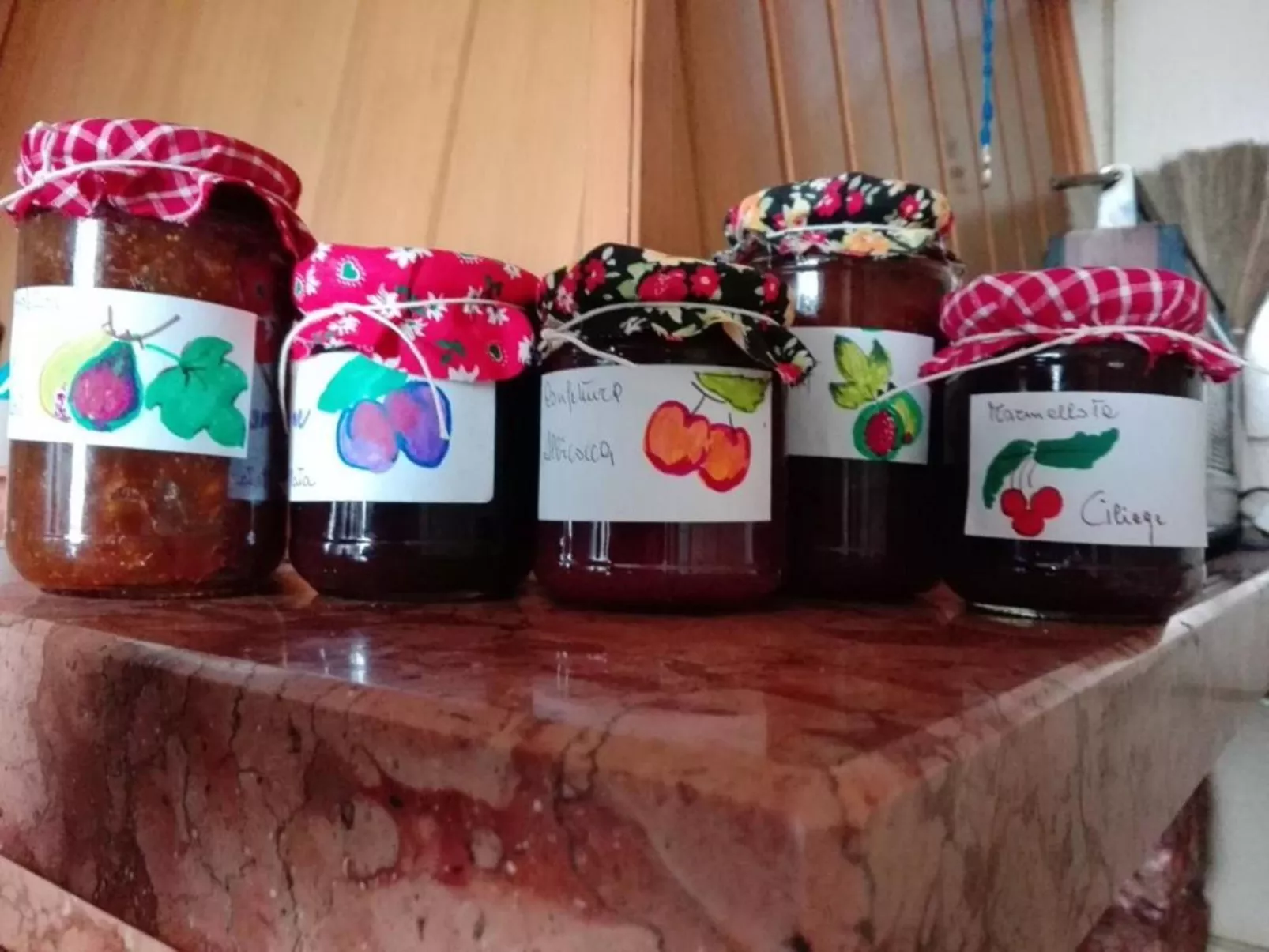 Rustikale Eleganz mit Blick auf die umbrische Landschaft-Image-tags.info