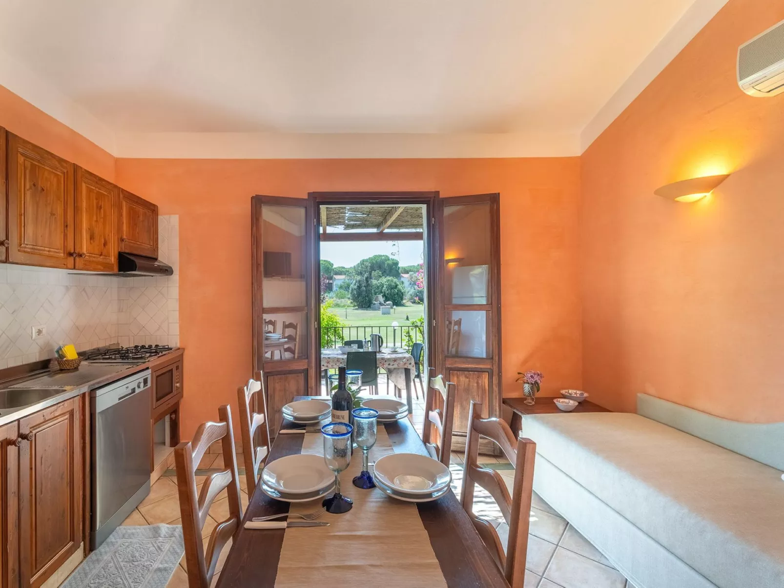 Baia delle Palme-Inside