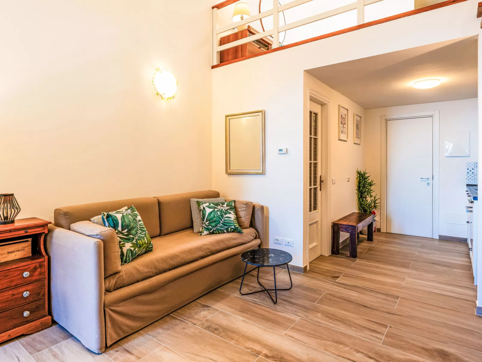 Beautiful Seaview-Dedans