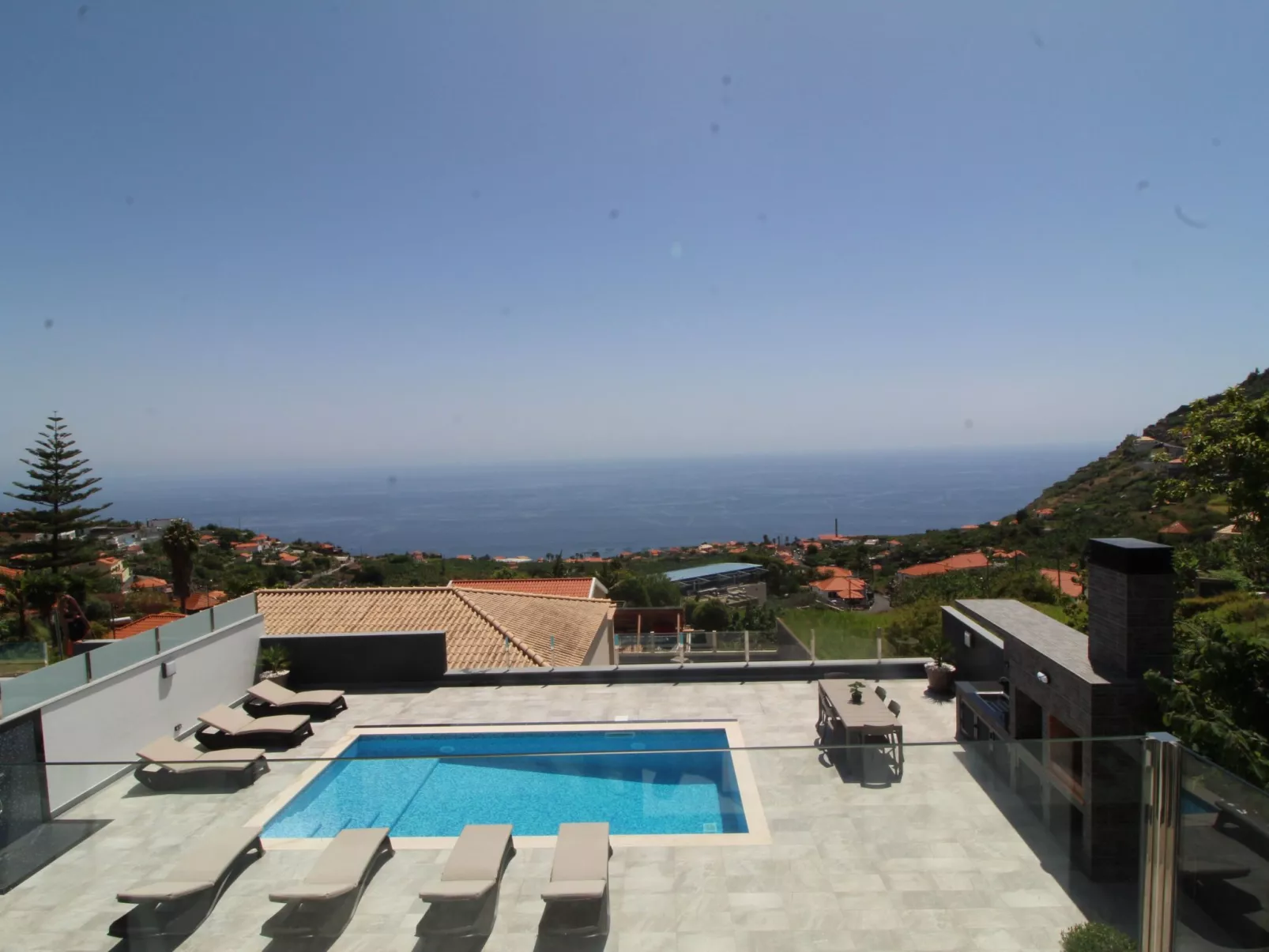 Ferienvilla mit eigenem Pool-Dehors